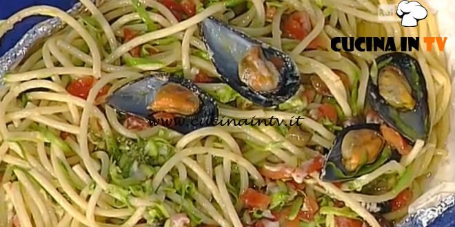 La Prova del Cuoco - Bucatini cozze e pecorino al cartoccio ricetta Anna Moroni