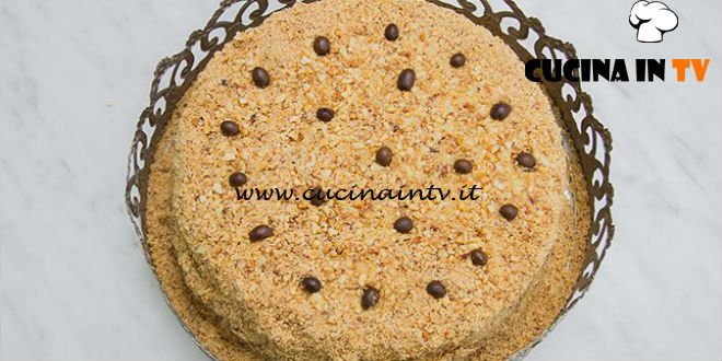 Bake Off Italia 4 - ricetta Torta con farina di nocciole caffè e crema al cioccolato di Luca