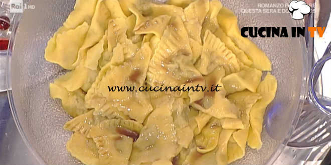 La Prova del Cuoco - Triangoli di carne con salsa ricetta Alessandra Spisni