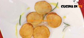 La Prova del Cuoco - ricetta Chips di patate con salsa al curry ed erba cipollina