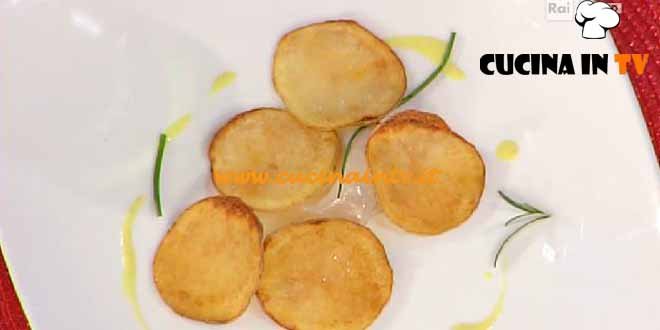 La Prova del Cuoco - ricetta Chips di patate con salsa al curry ed erba cipollina
