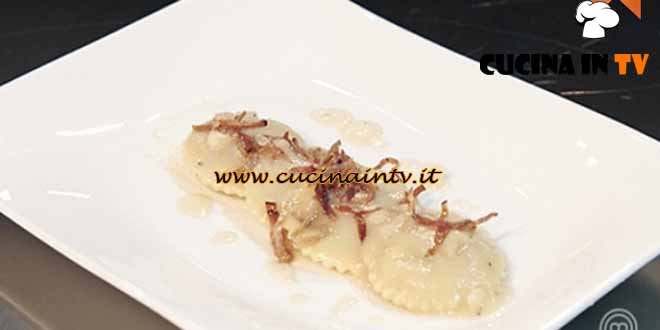 Masterchef 4 - ricetta Ravioli al gorgonzola con pere e speck croccante di Ilaria
