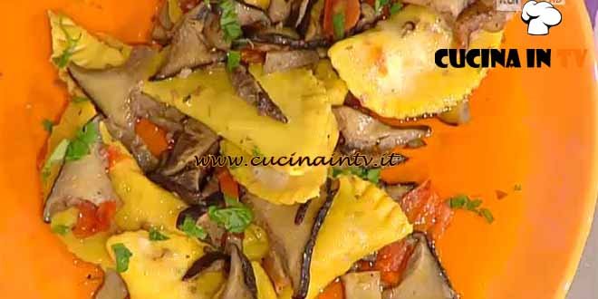 La Prova del Cuoco - ricetta Ravioli di salsiccia e funghi con sugo bianco ai funghi e lime