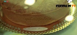 Che diavolo di pasticceria - ricetta Crostata di nocciole con confettura di lamponi di Ernst Knam