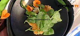 La Prova del Cuoco - Cotolette di tacchino al tarallo con insalatina di spinaci porcini e citronette ricetta Sergio Barzetti