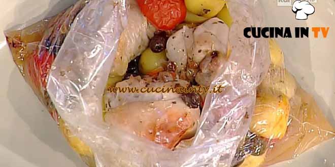 La Prova del Cuoco - Fusi di pollo al cartoccio con patate pomodori olive ed origano ricetta Sergio Barzetti