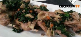 Cotto e mangiato - Coniglio con funghi e spinaci ricetta Tessa Gelisio
