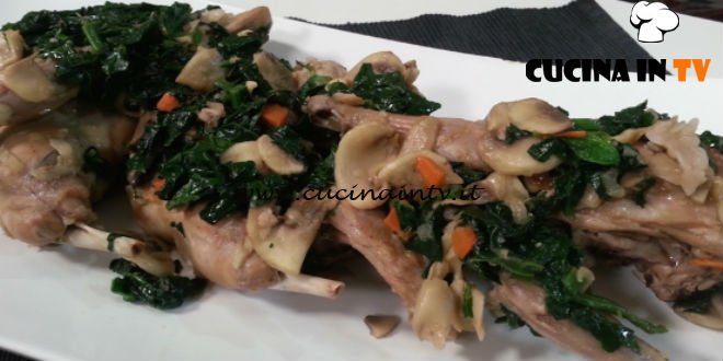 Cotto e mangiato - Coniglio con funghi e spinaci ricetta Tessa Gelisio