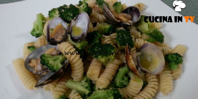 Cotto e mangiato - Pasta broccoli e vongole ricetta Tessa Gelisio