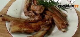 Cotto e mangiato - Costine di maiale in padella ricetta Tessa Gelisio
