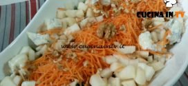 Cotto e mangiato - Insalatona rucola carote gorgonzola noci e pere ricetta Tessa Gelisio