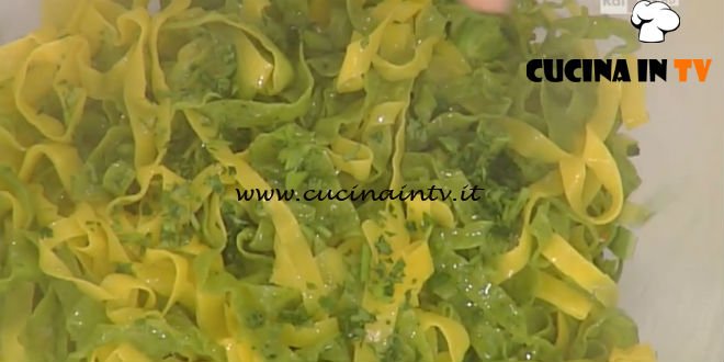 La Prova del Cuoco - Paglia e fieno con i fiori di zucca ricetta Alessandra Spisni