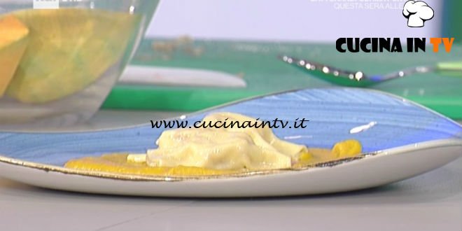 La Prova del Cuoco - Ravioli ripieni di ricotta e noci su crema di zucca e arancia ricetta Francesca Marsetti