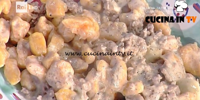 La Prova del Cuoco - Gnocchi di zucca con sugo alla norcina ricetta Anna Moroni