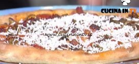 La Prova del Cuoco - Pizza n'duja di spilinga pomodorini ciliegini neri funghi pioppini e cacioricotta ricetta Gino Sorbillo