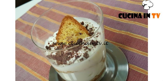 Cotto e mangiato - Bicchierini panna e pandoro ricetta Tessa Gelisio