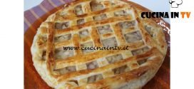 Cotto e mangiato - Crostata di sfoglia alle pere e noci ricetta Tessa Gelisio