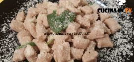 Cotto e mangiato - Gnocchi di castagne con burro e salvia ricetta Tessa Gelisio