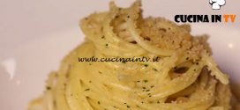 Cucine da incubo - Spaghetti aglio e olio con crema di cavolfiore e pane all'acciuga ricetta Antonino Cannavacciuolo