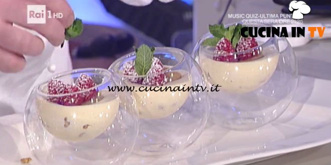 La Prova del Cuoco - Bavarese alla vaniglia profumata al lime con biscotto croccante ricetta Mario Ragona