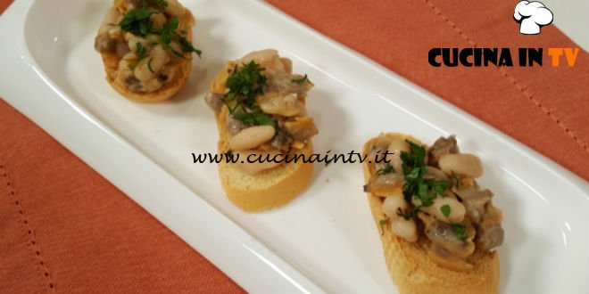 Cotto e mangiato - Crostini vongole e cannellini ricetta Tessa Gelisio