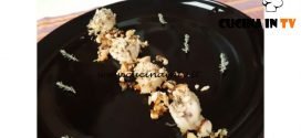 Cotto e mangiato - Bocconcini di rana pescatrice alle mandorle ricetta Tessa Gelisio