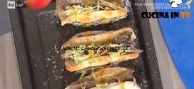 La Prova del Cuoco - Hot dog con costine di maiale ketchup di carote e salsa verde ricetta Andrea Mainardi