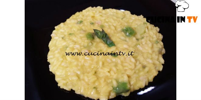 Cotto e mangiato - Risotto asparagi e zafferano ricetta Tessa Gelisio