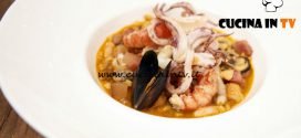 Masterchef Italia 6 - ricetta Zuppa del frantoio con insalata di scoglio, guanciale croccante e polvere di taralli di Bruno Barbieri