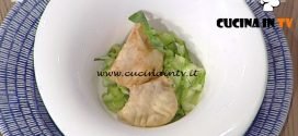 La Prova del Cuoco - Mini panzerotti mozzarella e pomodoro con zucchine all'agro ricetta Ambra Romani