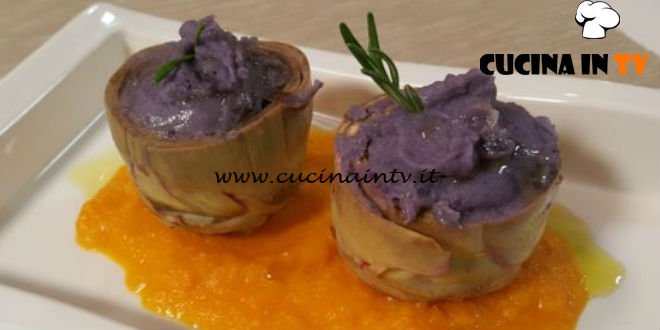Cotto e mangiato - Fondi di carciofo con purè di patate viola su ragù di zucca ricetta Tessa Gelisio