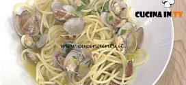 La Prova del Cuoco - Spaghetti con le vongole in bianco senza aglio ricetta Renato Salvatori