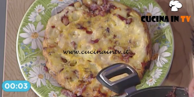 La Prova del Cuoco - Frittata alla cipolla con pancetta patate cavolo rosso e puzzone di Moena ricetta Cristian Bertol