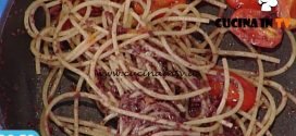 La Prova del Cuoco - Spaghetti alla puttanesca al contrario ricetta Roberto Valbuzzi