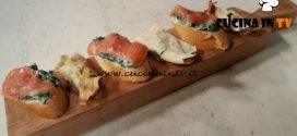 Cotto e mangiato - Crostini trota salmonata ricetta Tessa Gelisio