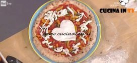 La Prova del Cuoco - Pizza fantasia di pomodorini con mozzarella e basilico ricetta Gino Sorbillo