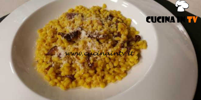 Cotto e mangiato - Orzo alla curcuma con pomodori secchi e pecorino di Amatrice ricetta Tessa Gelisio