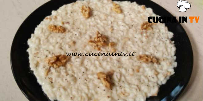 Cotto e mangiato - Risotto sfumato alla birra con stracchino e noci ricetta Tessa Gelisio