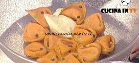 La Prova del Cuoco - Tortelli a pois con salmone e caprino ricetta Alessandra Spisn