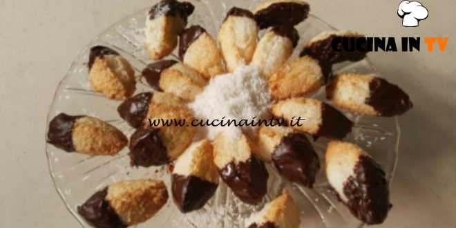 Cotto e mangiato - Biscotti al cocco e cioccolato ricetta Tessa Gelisio