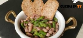 Cotto e mangiato - Fagioli ubriachi con asparagi ricetta Tessa Gelisio