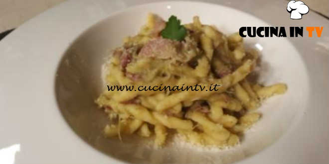 Cotto e mangiato - Strozzapreti con crema di carciofi e speck ricetta Tessa Gelisio