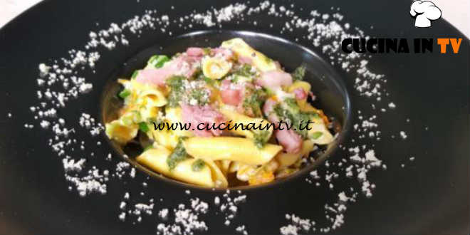 Cotto e mangiato - Garganelli con fiori di zucca e pancetta dolce ricetta Tessa Gelisio