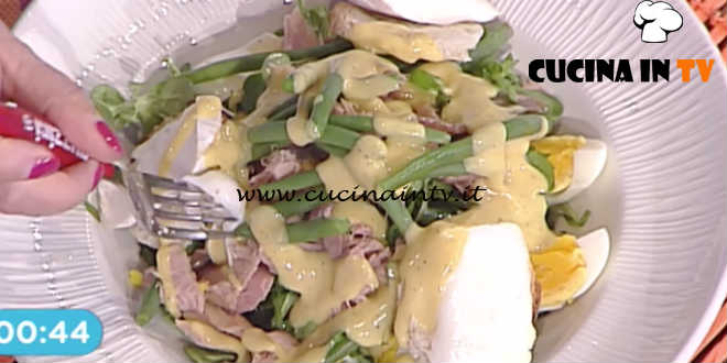 La Prova del Cuoco - Insalata nizzarda con fagiolini e crostini di pane al formaggio ricetta Riccardo Facchini