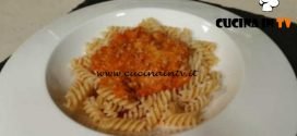 Cotto e mangiato - Ragù di carne e peperoni ricetta Tessa Gelisio