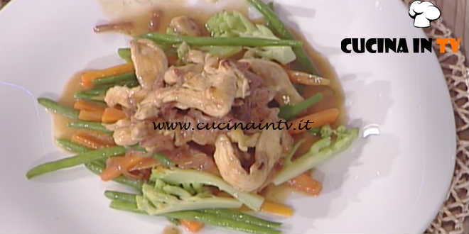 La Prova del Cuoco - Straccetti di pollo con verdurine al burro ricetta Cristian Bertol