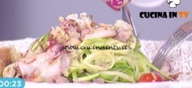 La Prova del Cuoco - Insalata di calamaretti e zucchine su carpaccio di tonno ricetta Roberto Valbuzzi
