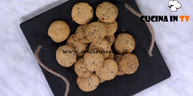 Bake Off Italia Extra Dolce - ricetta Chocolate chip cookies di Damiano Carrara