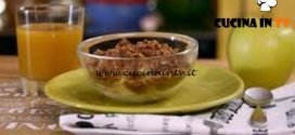 La mia cucina delle emozioni - ricetta Dadolata di mele con crumble al cacao e nocciole di Marco Bianchi