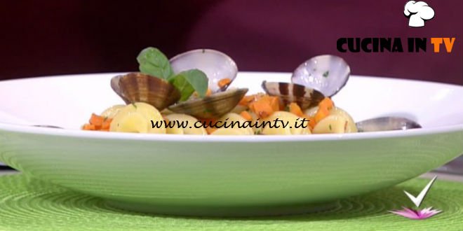 Detto Fatto - ricetta Fusilloni con vongole e carote di Ilario Vinciguerra